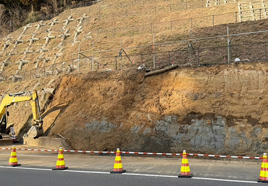 ナカタニ建設 富山 法面工事 事例 施工前